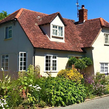Corner House Luxury Bnb Little Dunmow Buitenkant foto