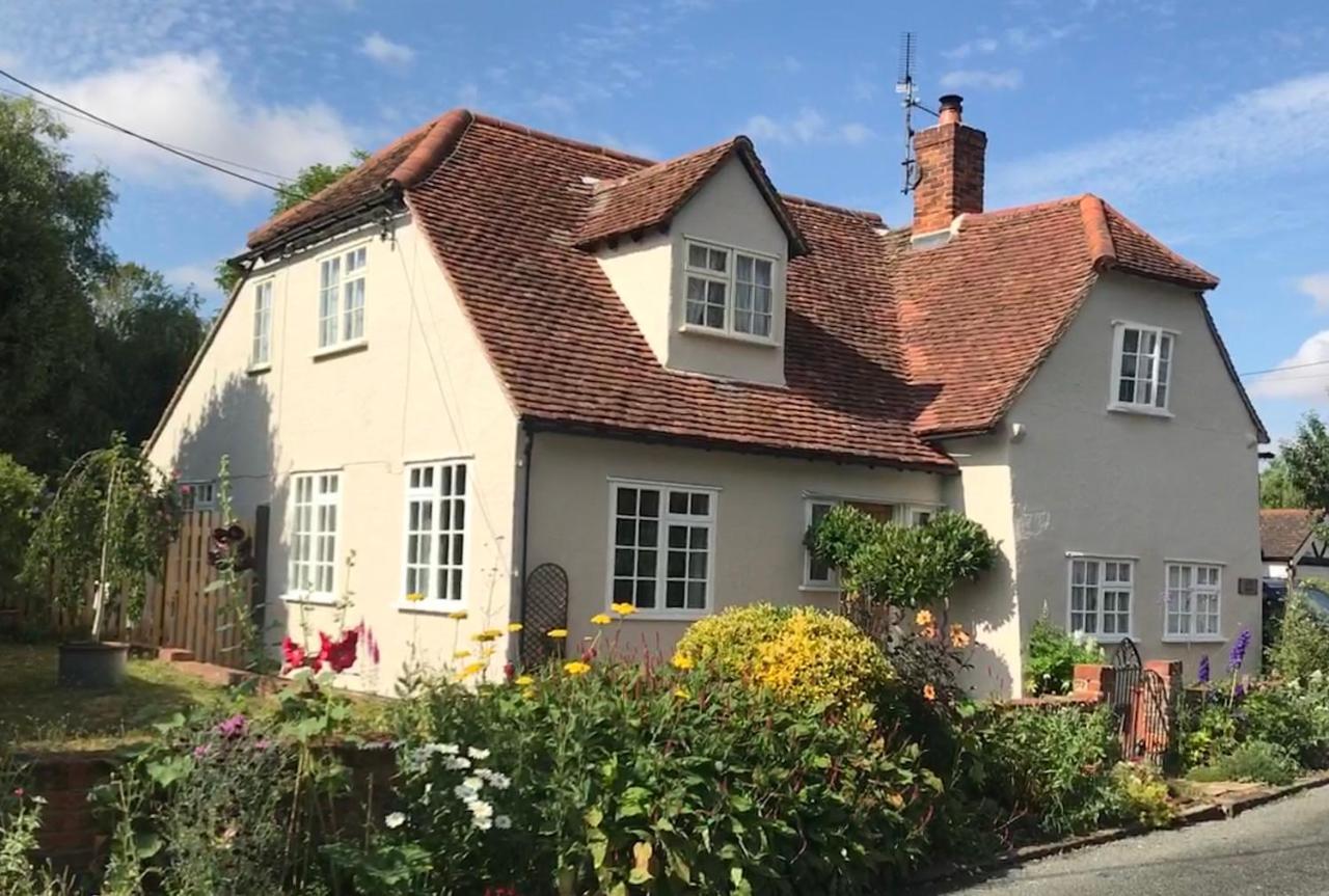 Corner House Luxury Bnb Little Dunmow Buitenkant foto