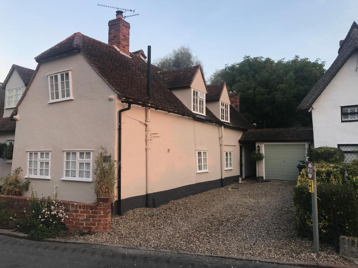 Corner House Luxury Bnb Little Dunmow Buitenkant foto