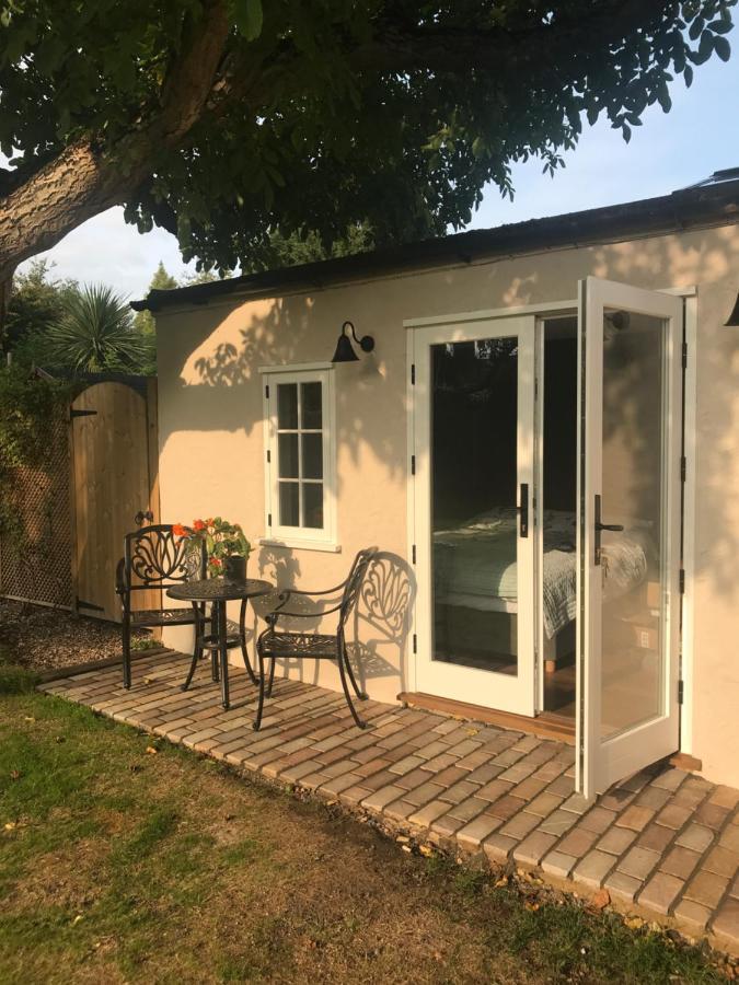 Corner House Luxury Bnb Little Dunmow Buitenkant foto