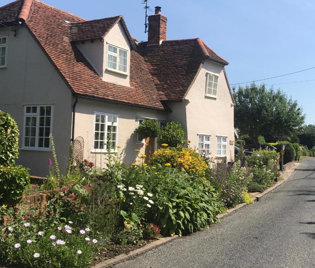 Corner House Luxury Bnb Little Dunmow Buitenkant foto